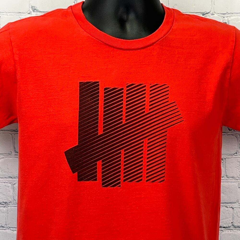 Undefeated 5 Strikes Logo T Shirt Red UNDFTD Streetwear Graphic Tee Mens S Small